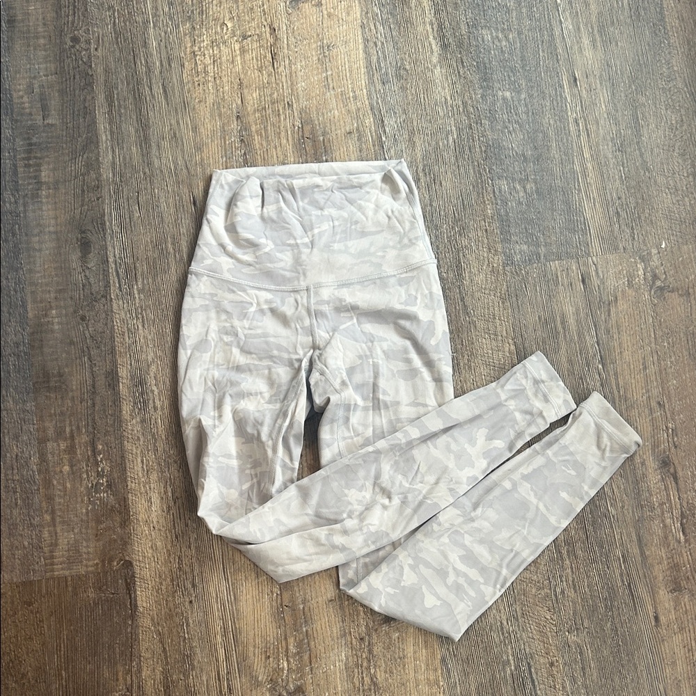 Women's Camo Leggings - Gray